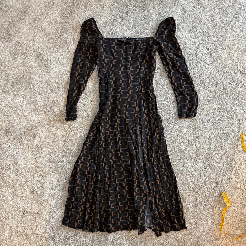 Reformation Sigmund Dress in Linguine. Square neck midi 3/4 sleeve size 4 - Picture 3 of 4